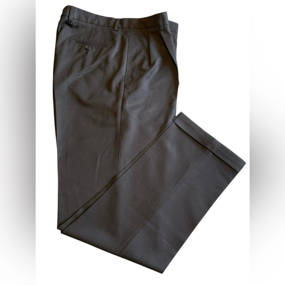 Black Daniel Cremieux Signature Collection Slacks for Men. Size 36 x 34.